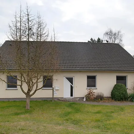 Holiday home Poolhaus Am Leuchtturm Bastorf